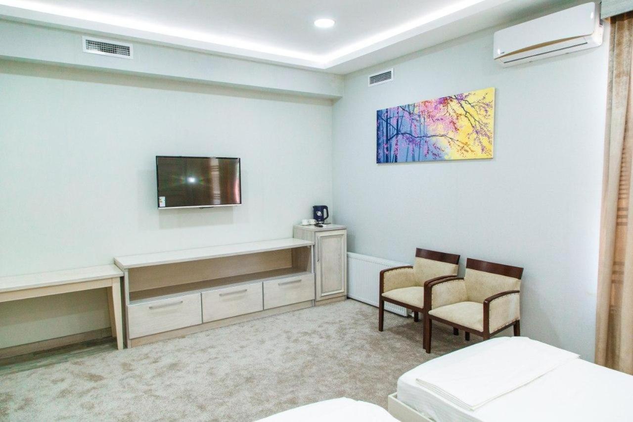 Shedevr Plaza Hotel Namangan Buitenkant foto