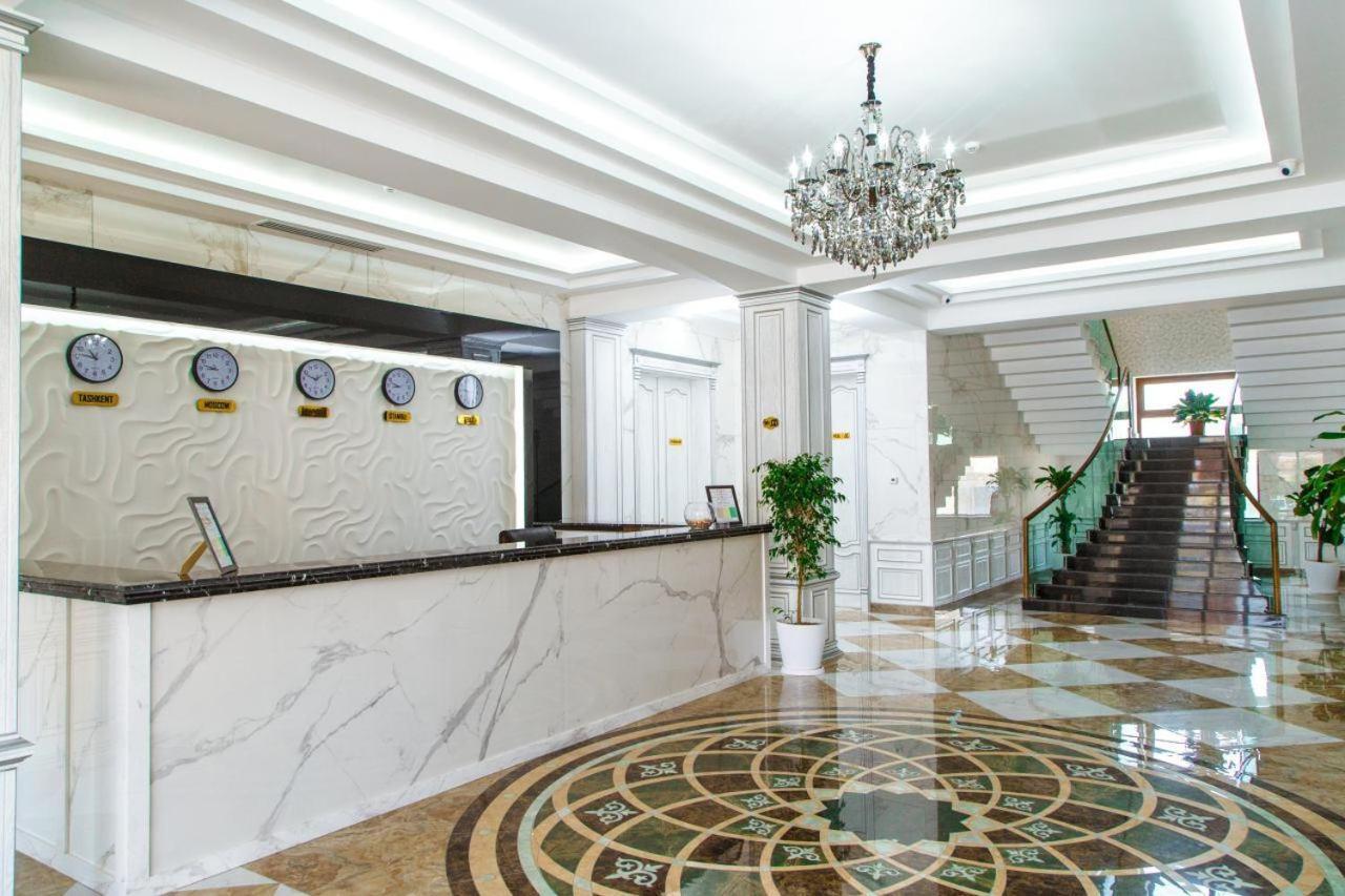 Shedevr Plaza Hotel Namangan Buitenkant foto